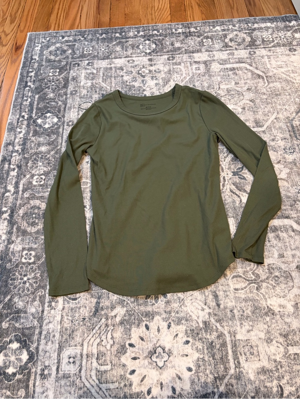 No Boundaries Long-Sleeve Olive Scoop Neck Ribbed Tee